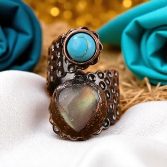 🆕️Mystical Serpent: Boho Chic Vintage Copper Snake Ring with Moonstone Heart - Picture 1 of 17